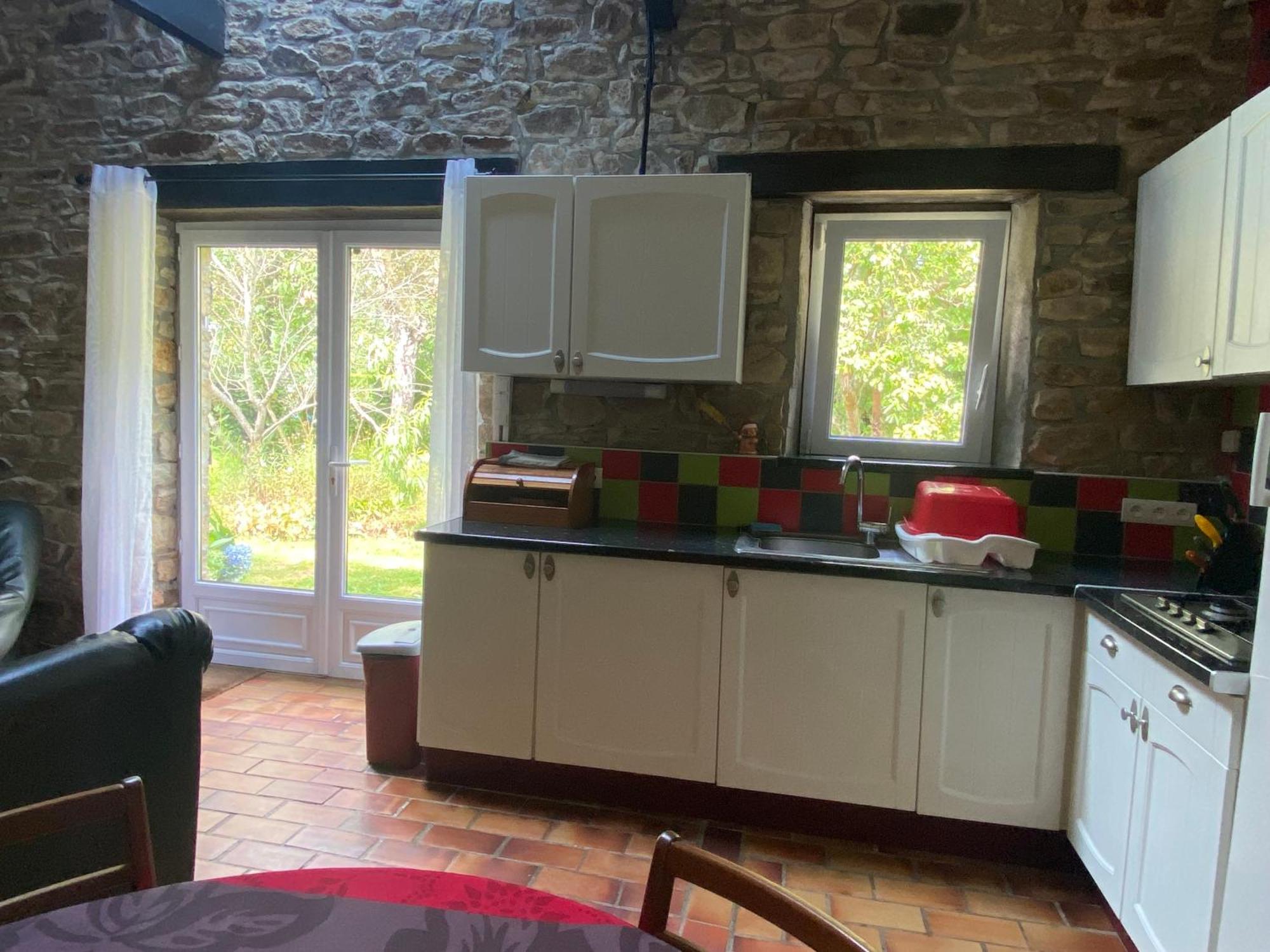 Sue'S Cottages Pleuven 외부 사진