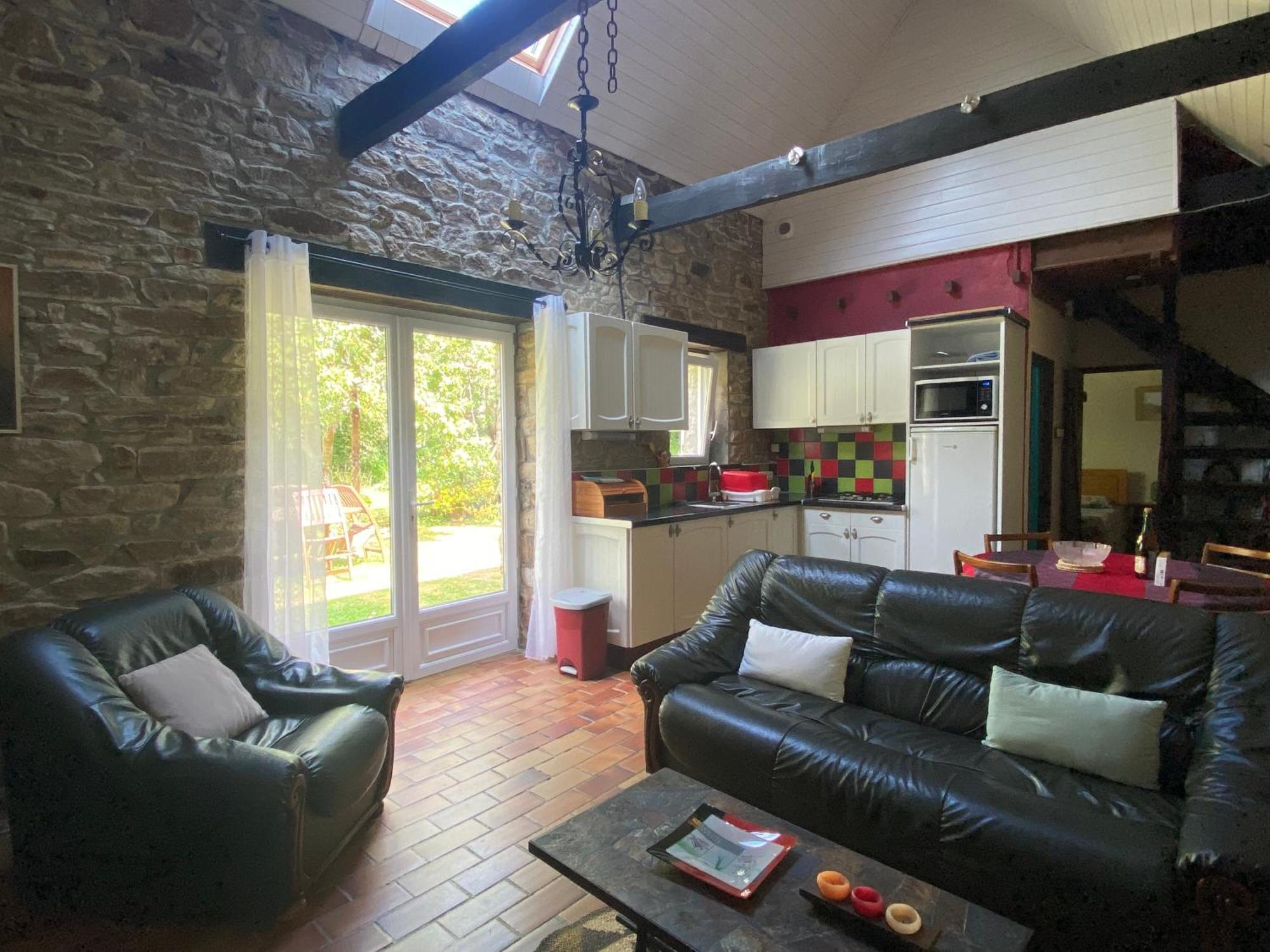Sue'S Cottages Pleuven 외부 사진