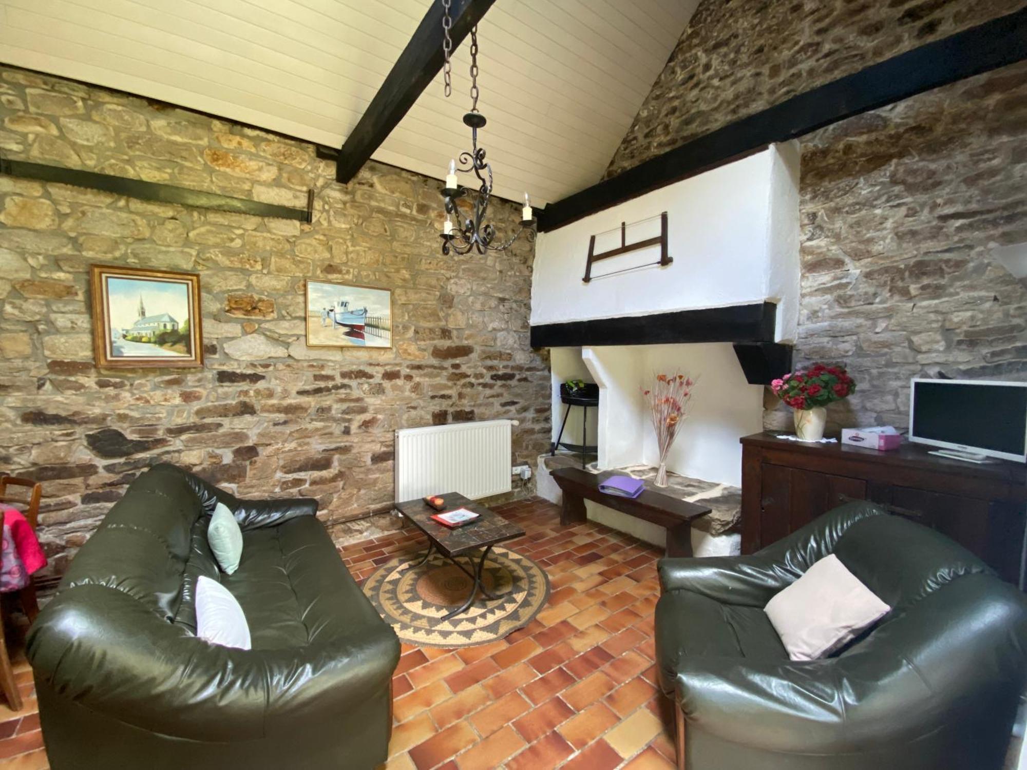 Sue'S Cottages Pleuven 외부 사진
