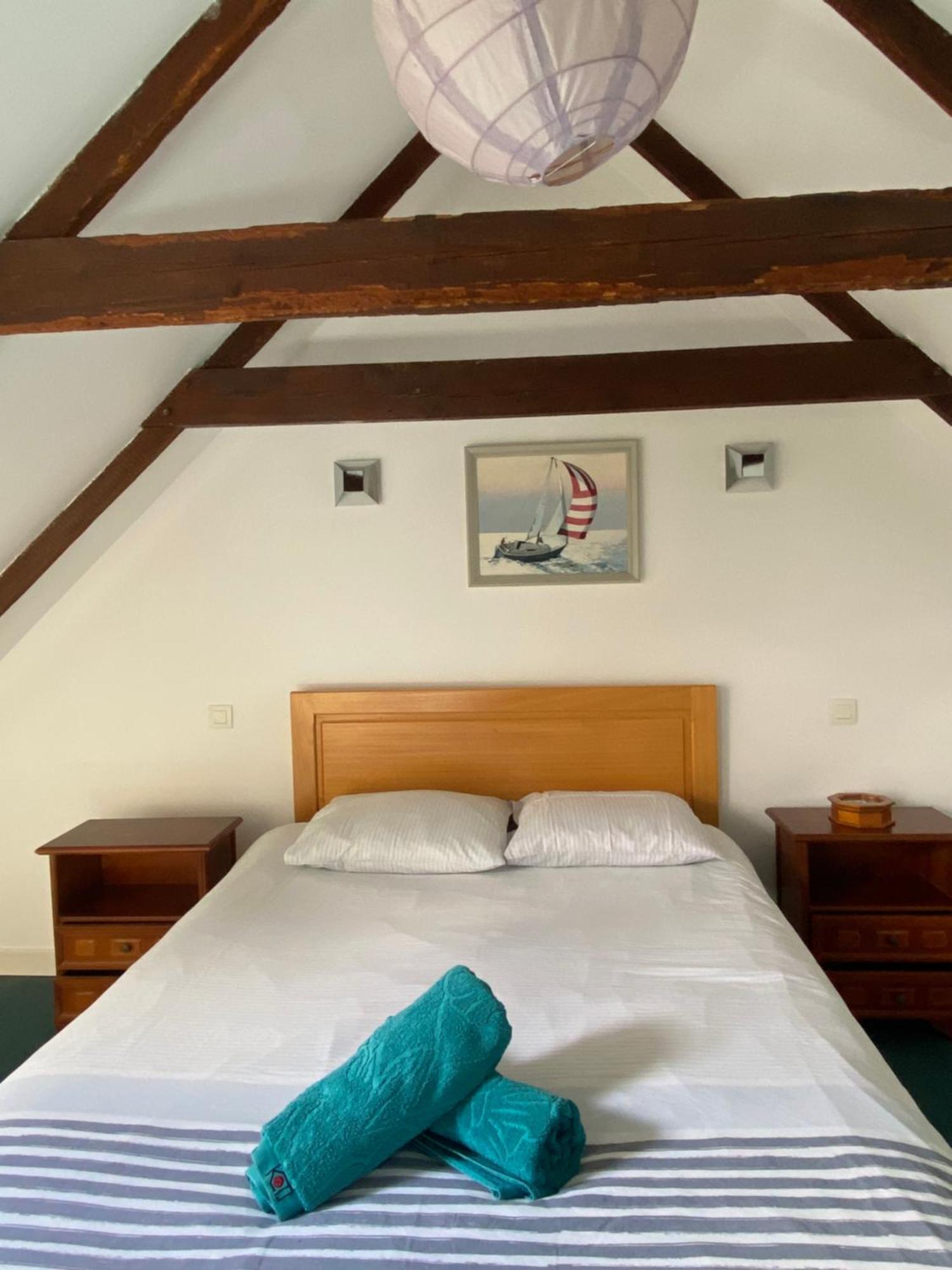 Sue'S Cottages Pleuven 외부 사진