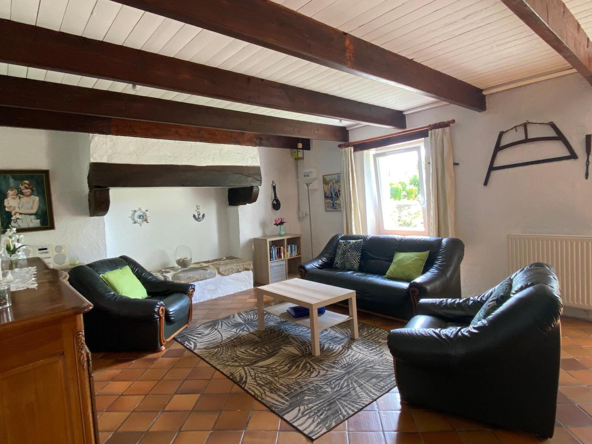 Sue'S Cottages Pleuven 외부 사진